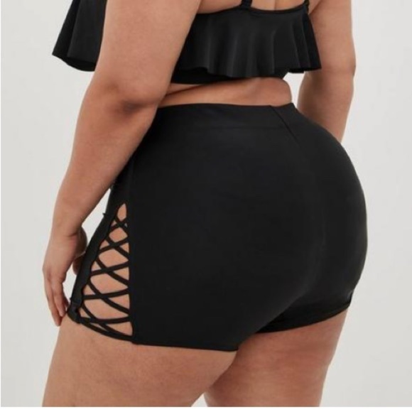 TORRID NWT High Rise Strappy Side 3.5 Inch Swim Short - Picture 2 of 4